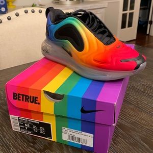 Like New Condition Nike 720 Be True edition